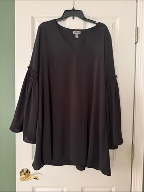 Chelsea28 V-Neck Bell Sleeve Shift Dress